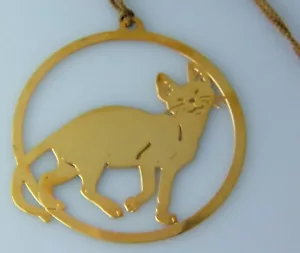 Wild Bryde Goldtone Happy Cat Ornament - Picture 1 of 2