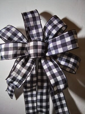 Primavera Verano Bow Check blanco y negro aprox. 9 in. corona decoración atada a mano Foto 1 de 4
