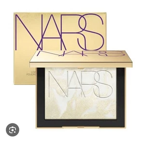 NARS Light Reflecting Setting Powder - Gold Dust - Picture 1 of 3
