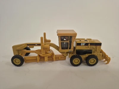 Diecast Masters 84403 Cat 163H Motor Grader 1/87 Scale Model Loose H16 - Image 1 of 4