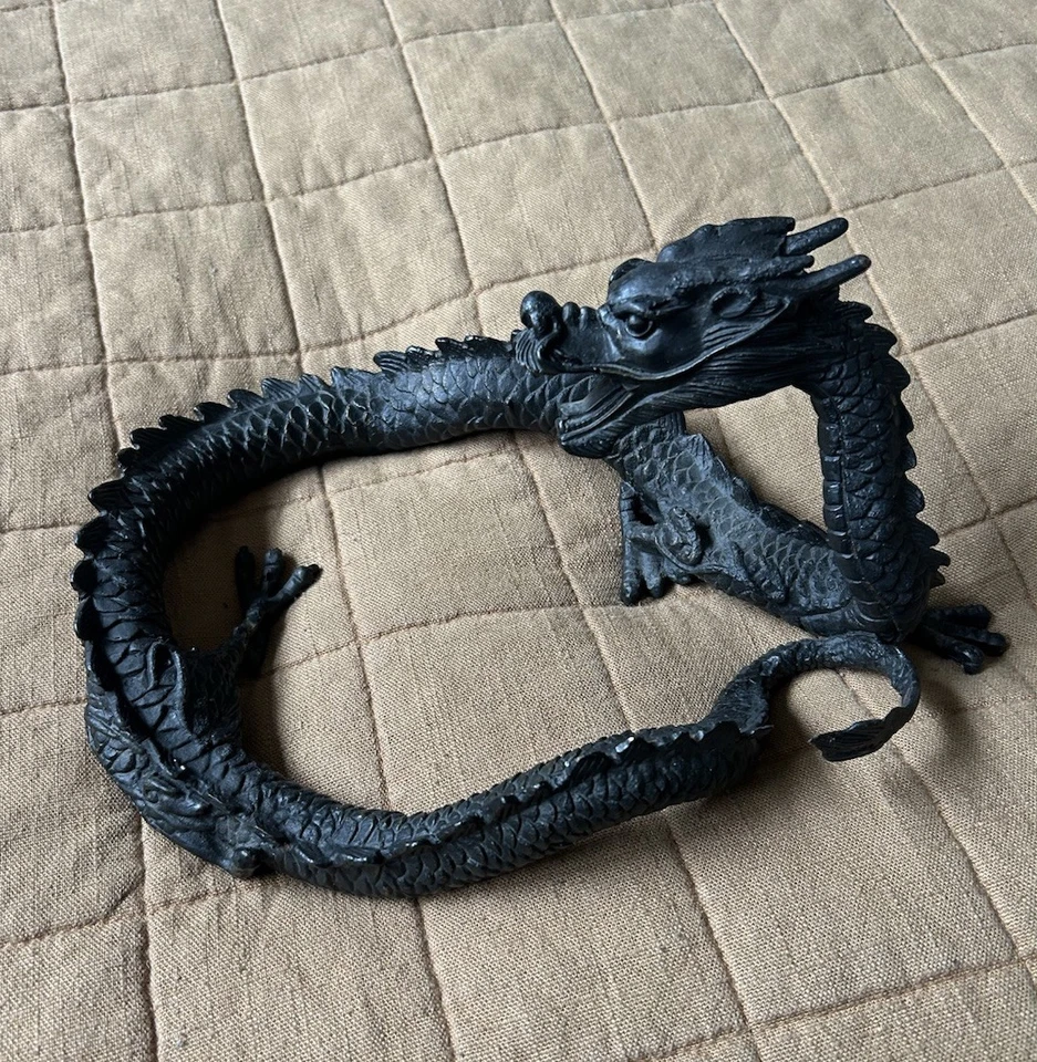 Escultura de dragón japonés Meiji de hierro fundido o bronce muy rara y pesada Foto 1 de 1