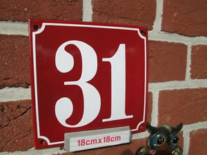 Hausnummer Emaille Nr 31 weiße Zahl roter Hintergrund 18 cm x 18 cm Baujahr 2021 - Picture 1 of 12