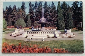 Davenport Fountain, Duncan Gardens, Manito Park, Spokane, Washington PC (M1) - Picture 1 of 2