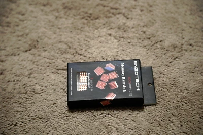 Disipadores de calor BGA de cobre de bajo perfil Enzotech BCC9 (BMR-C1L) (8 piezas) Foto 1 de 2