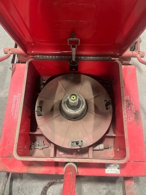 Hunter Engineering Vintage Wheel Balancer On Vehicle - Image 1 of 4