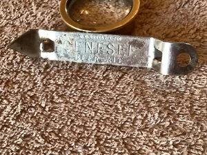 Abridor de botellas de cerveza Genesee vintage Churchkey G.G. Greene A-760 EE. UU. - Imagen 1 de 3