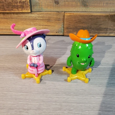 Disney Junior Sheriff Callie's Wild West Toby Cactus Priscilla Skunk 2.5" Figure Cover