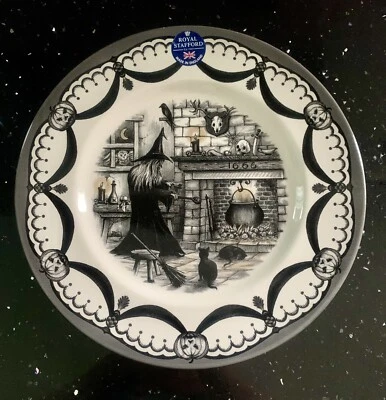 1X Royal Stafford Halloween Dinner Plate Wicked Witch Black Cat Fireplace