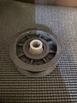 Polea para escaleras Life Fitness 9100 (3 1/2"x 1 1/2") (120B) Foto 1 de 4