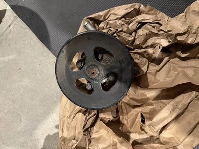 Bomba de dirección asistida Nissan Titan XD 2016-19 depósito remoto OEM D8D39947EZ40A Foto 1 de 2