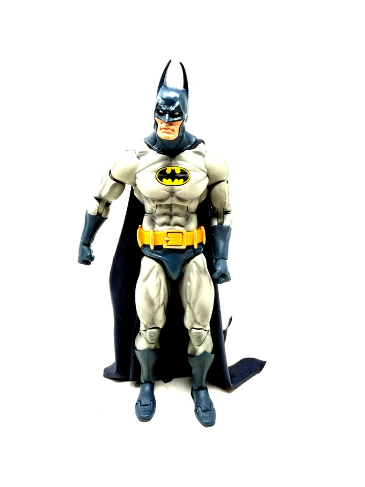 Boneco de ação NECA Batman Vs. Alien NYCC série exclusiva Batman (D) - Imagem 1 de 1