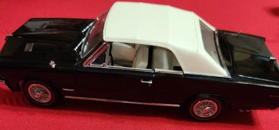 FRANKLIN MINT 1964 PONTIAC GTO BLACK LIMITED EDITION SCALE 1:24 B11D022. - Image 1 of 4
