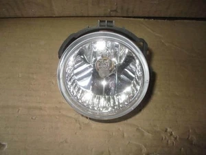 SUBARU R2 2004 CBA-RC1 Right Fog Light 84501KG000 [Used] [PA97526084] - Picture 1 of 2