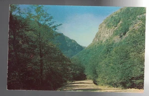 PC-4693**Vtg. PC **Smuggler's Notch** Green Mountains, Vermont - Picture 1 of 2