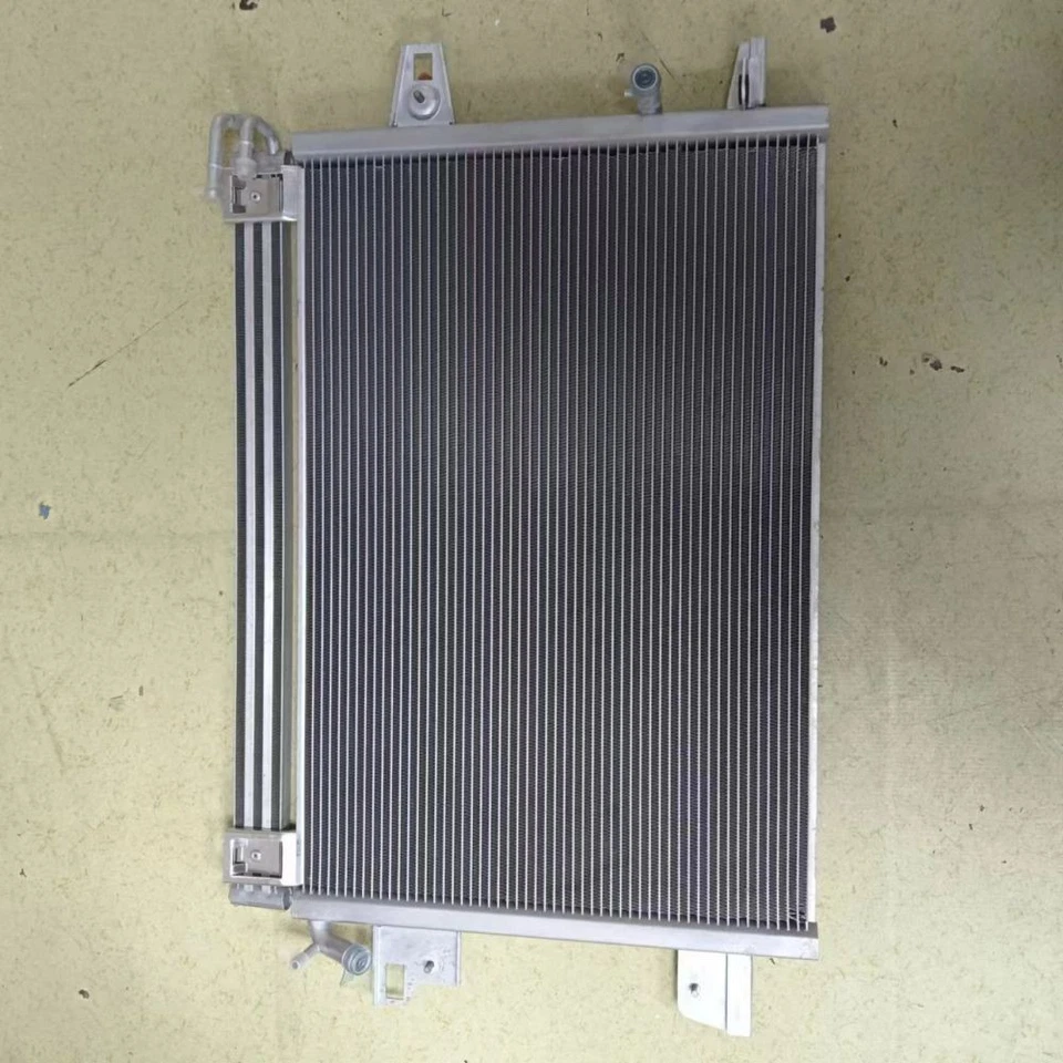 Radiator & Cooling Fan for Mercedes-Benz CL550 CL63 AMG 07-10 - Image 1 of 1