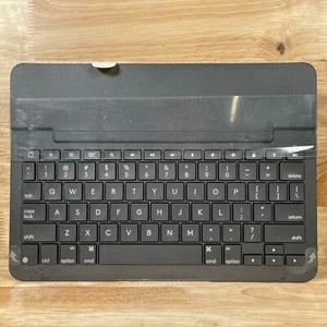 Logitech Slim Folio YR0077 Integrated Bluetooth Keyboard For iPad 7th & 8th Gen - Picture 1 of 5