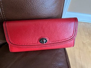 NEW Coach RED Pebbled Leather Turnlock Envelope Wallet - Picture 1 of 8