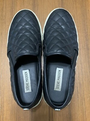 Steve Madden Black Shoes EUC!  SZ 6.5 US - Image 1 of 4