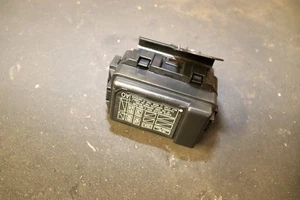 Caja relé de subfusibles Honda S2000 S2K AP1 2000-2003 FABRICANTE DE EQUIPOS ORIGINALES - Imagen 1 de 6