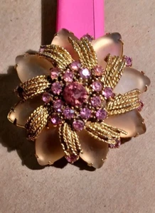 Weitere schöne Rosatöne Strass & Cabochons goldfarben 2,25" Brosche - Bild 1 von 5