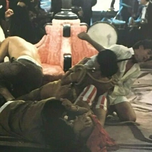 Fotografía de tarjeta de vestíbulo de película vintage de los años 70 Madam Kitty también conocida como Salon Kitty - Imagen 1 de 4