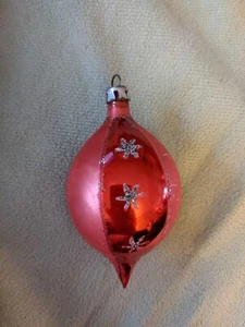 "Shiny Brite" Vintage Oblong Christmas Tree ornament In Red/Pink Berry Flocked - Picture 1 of 3