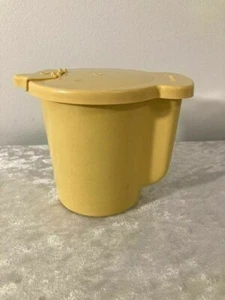 Tupperware Vintage Harvest Gold Creamer Flip Top 547-12 Made Florida 3 1/2" High - Picture 1 of 6