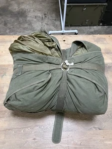 1965 Vietnam Parachute Special Forces + Harness Straps Irving Air Chute Co. Nice - Picture 1 of 24