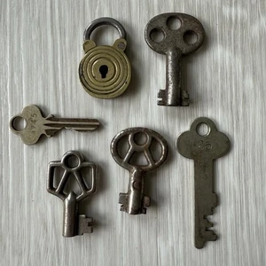 Vintage Steel Keys Lot 6 Swirl Padlock Safety Deposit Double Bit Hollow Barrel - Picture 1 of 5
