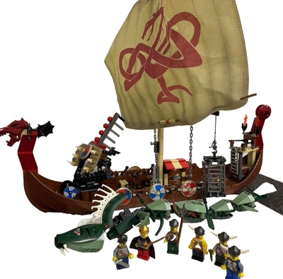 LEGO 7018 Vikings Viking Ship Challenges the Midgard Serpent 2005 - Image 1 of 4