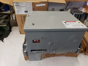 NEW Siemens UV461G I-T-E XL-U Busway System Plug 4P/30A/600V.  NEW IN BOX - Picture 1 of 9