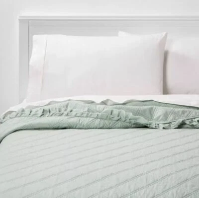 Edredón completo/queen Threshold NUEVO EN PAQUETE de colección lavado con volantes pálido como nuevo Foto 1 de 3