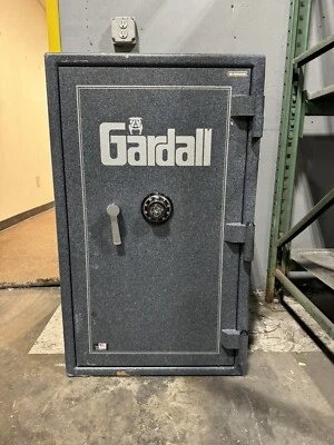 Gardall Z3018 Safe-in-A-Safe, 2 horas de fuego, cofre de dinero con clasificación B a la venta. Foto 1 de 3