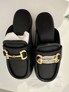 GUCCI LEATHER SLIPPERS  - Picture 1 of 9