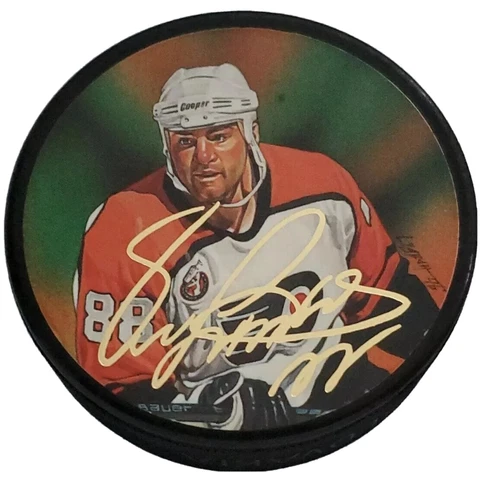 ERIC LINDROS #88 FLYERS NHL NHLPA 1996 PHOTO VINTAGE PUCK 🇸🇰 STAMPED ON SIG! Cover