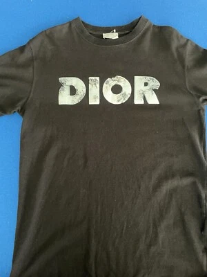 Camiseta Christian Dior Daniel Arsham Camiseta Logo Erosionado Negra Talla Pequeña Foto 1 de 4