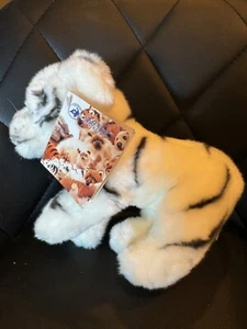 Peluche Leosco Collection Blanco Tigre Cachorro Ojos Azules Peluche 9” Rosa Nariz - Nuevo - Imagen 1 de 8