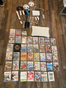 Consola Nintendo Wii Paquete 4 mandos, 2 mandriles monja, tabla de equilibrio 41 juegos - Imagen 1 de 14