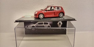 1:43 UNIVERSAL HOBBIES EAGLE RACE RENAULT CLIO SPORT V6 24V RED METALIC - Picture 1 of 6