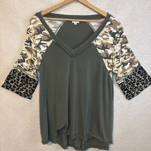 POL camicia donna top piccola verde mimetica stampa animalier oversize scollo a V elasticizzato - Foto 1 di 7