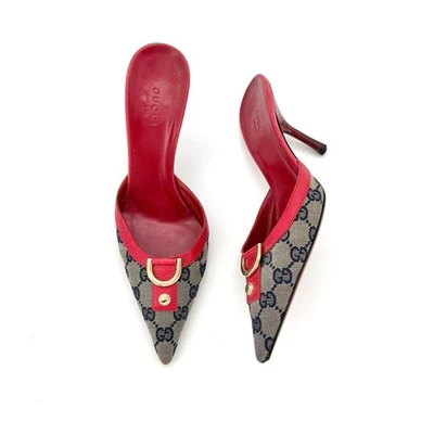 Zapatos de salón vintage Gucci con anillo en D con monograma punta roja 37 Foto 1 de 4