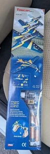 Tukan Emb312 Gummiband angetrieben Trainer Flugzeug Modell Lyonaeec brandneu versiegelt - Bild 1 von 2