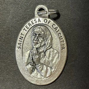 Medaglie Religiose Cattoliche Santa Teresa di Calcutta Italia Pregate per noi - Foto 1 di 3