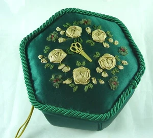 CAJA DE ACCESORIOS BORDADO SEDA PURA HECHA A MANO VINTAGE ST #18016 - Imagen 1 de 6