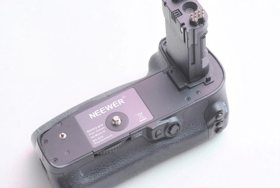 Neewer Battery Grip Replacement for Canon BG-E20 for Canon EOS 5D Mark IV DSLR - Image 1 of 2