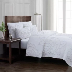 5-Pc Rose Chenille Coconut Queen Quilt Set & Euros Farmhouse Shabby Chic Floral - Picture 1 of 3
