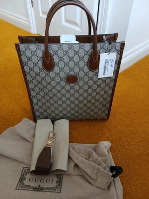 Gucci GG Medium Supreme Canvas Tote Bag with Strap 723308 92THG 8563 Brand New - Image 1 of 4