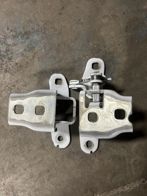 Ram 3500 2022 soportes de puerta del conductor  Foto 1 de 2