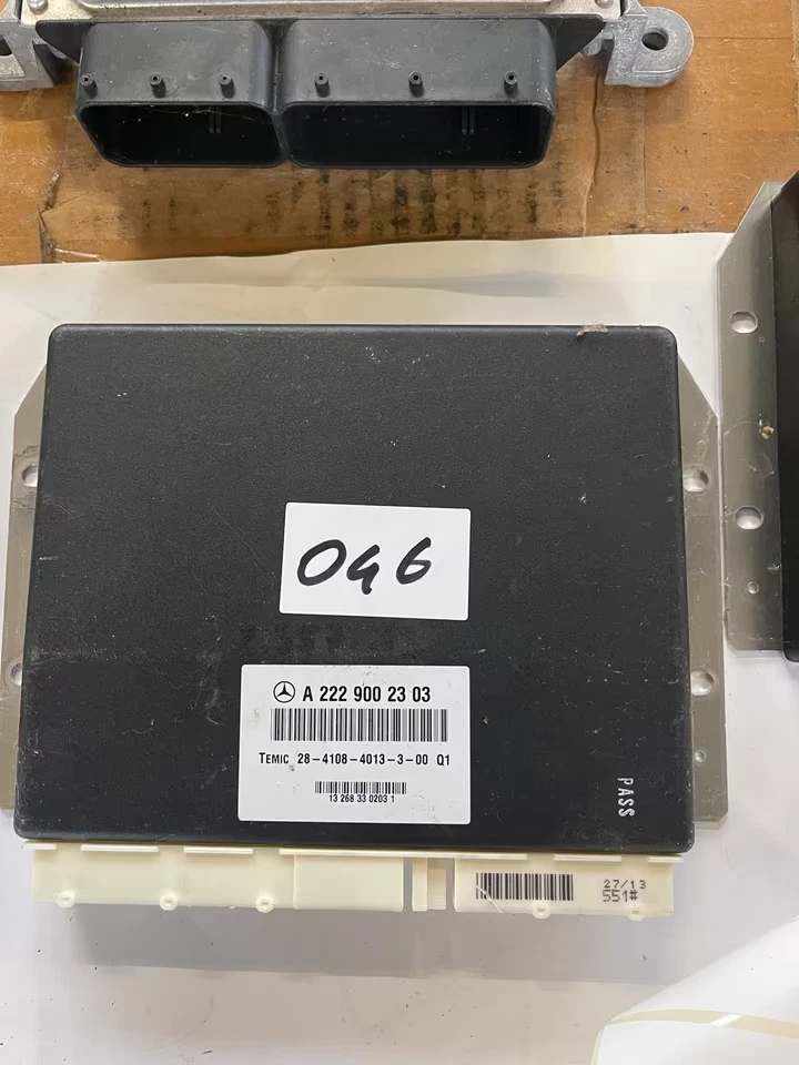 Mercedes-Benz Steuergerät Luftfahrwerk A2229002303 - Image 1 of 1