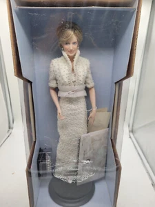 Franklin Mint Diana Princess of Wales Porzellan Portrait Puppe Perlenkleid Neu - Bild 1 von 10